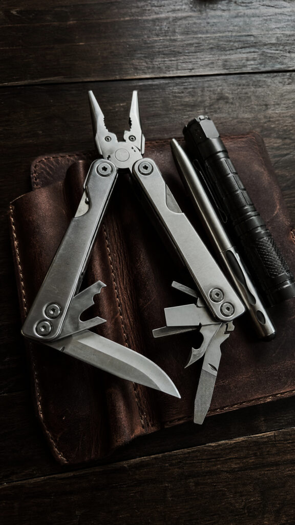 High-Quality Multi-Tool or Everyday Carry Kit