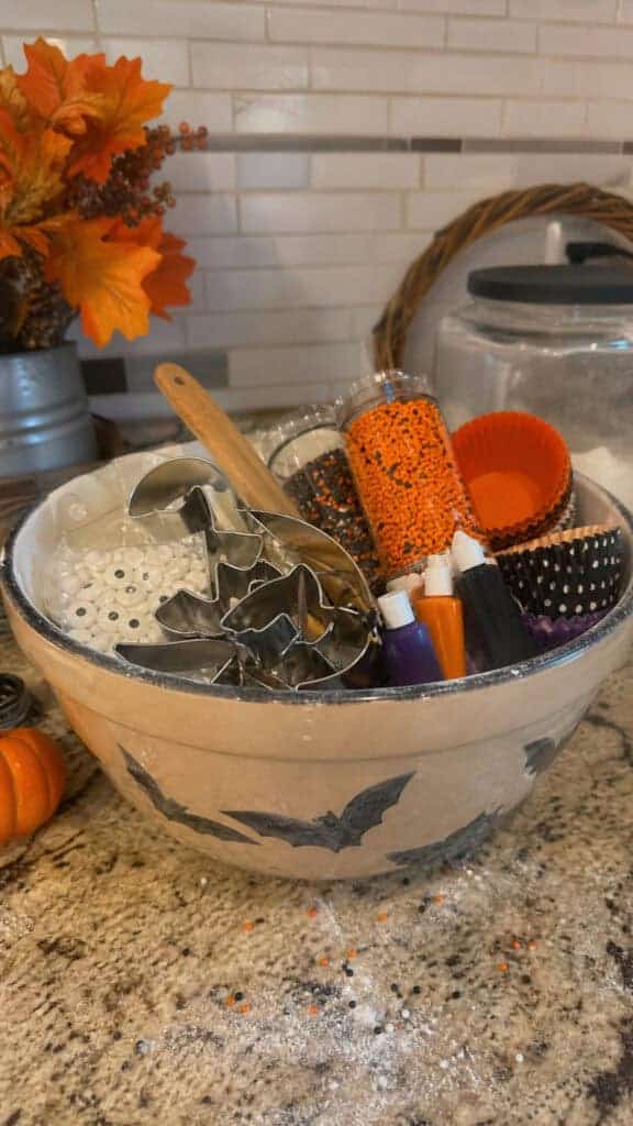 Boo-tiful Baking Basket