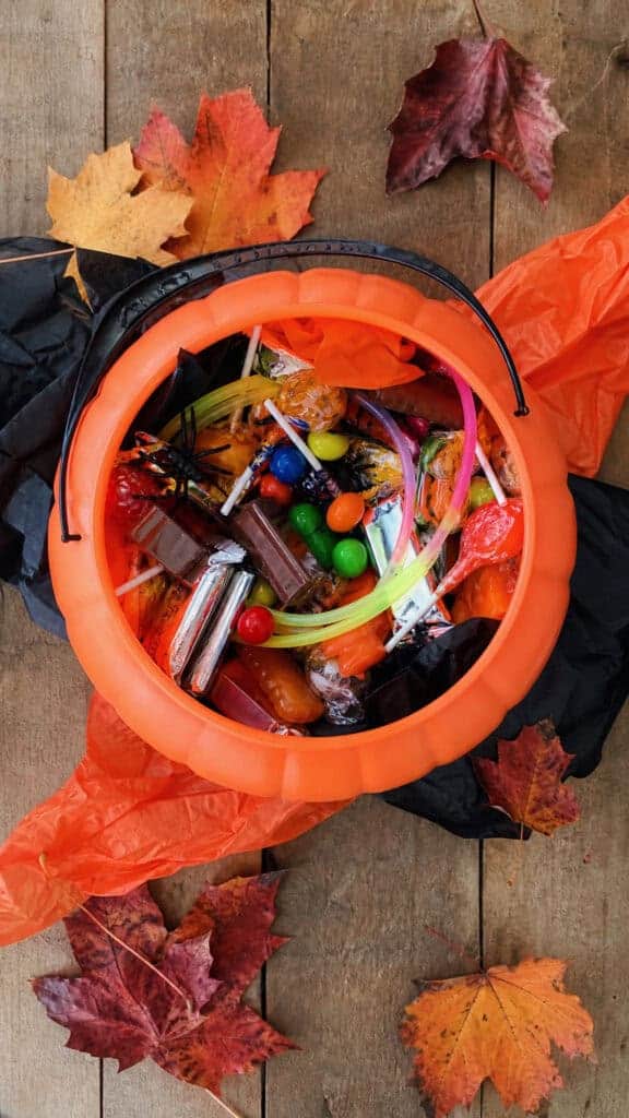 The Classic Trick-or-Treat Basket